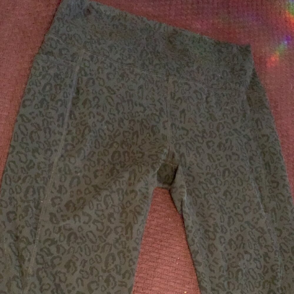 Cheetah print leggings
